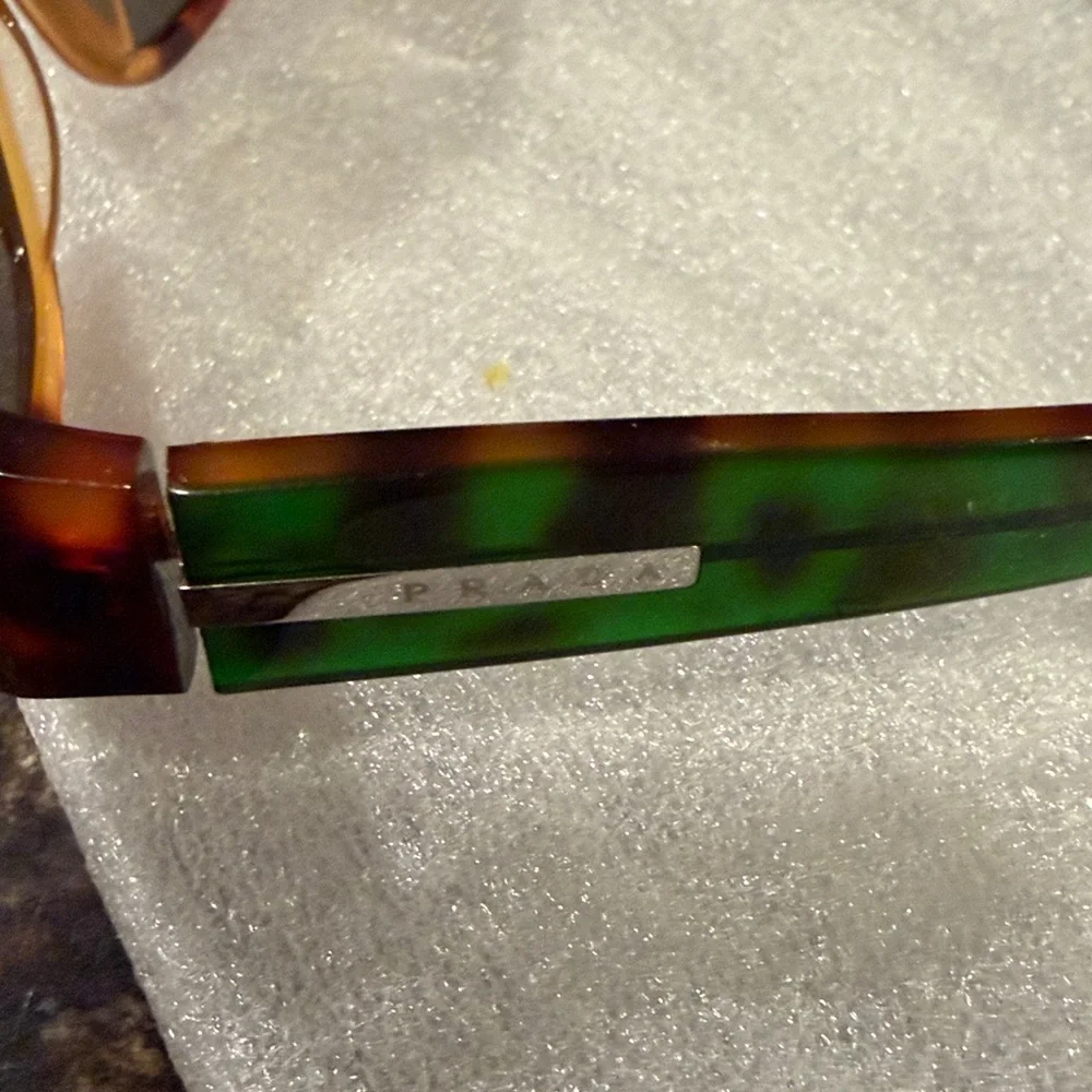 Prada tortoise shell sunglasses - Picture 3 of 9